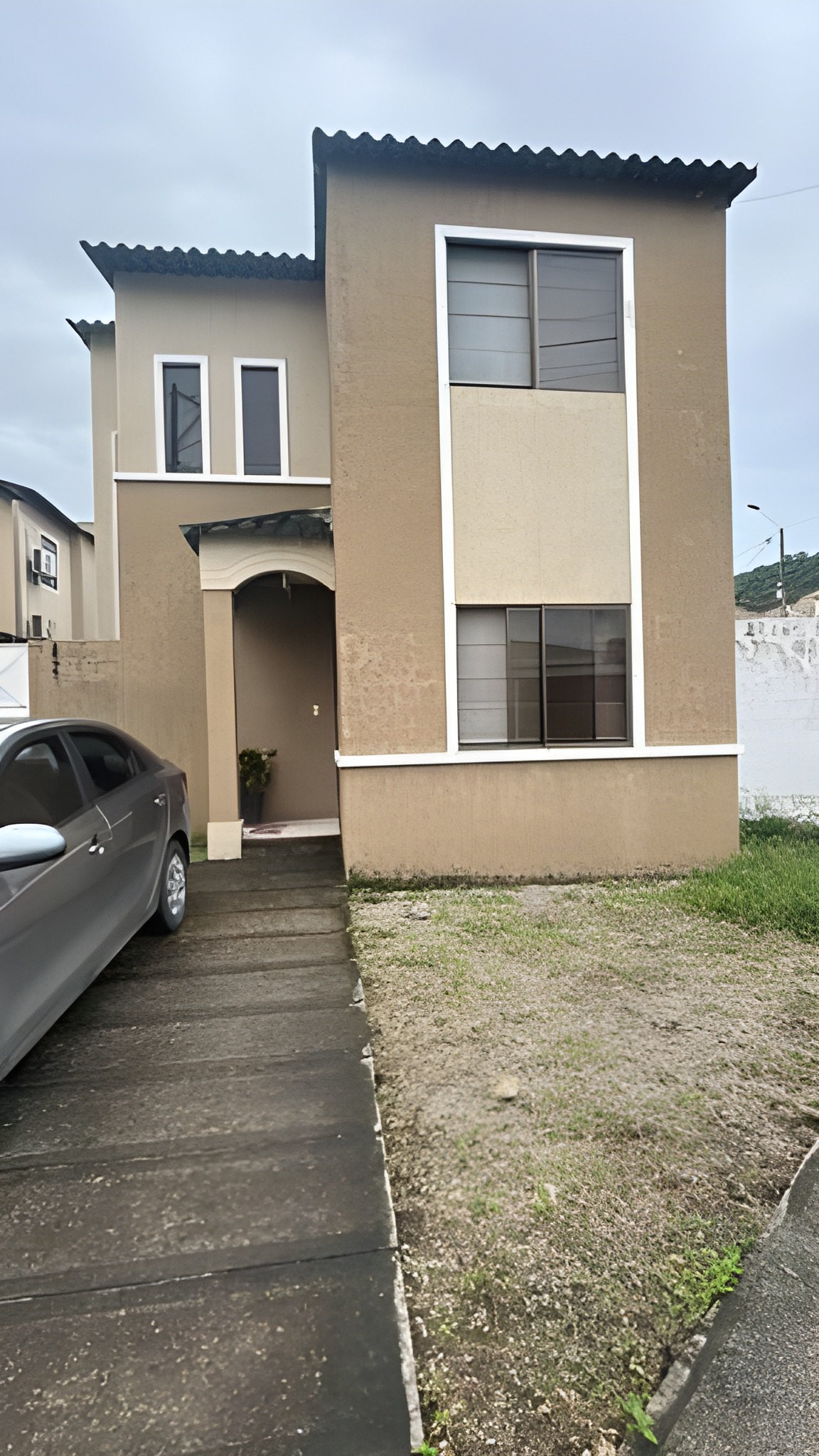 Casa en urbanización Coral - Daule