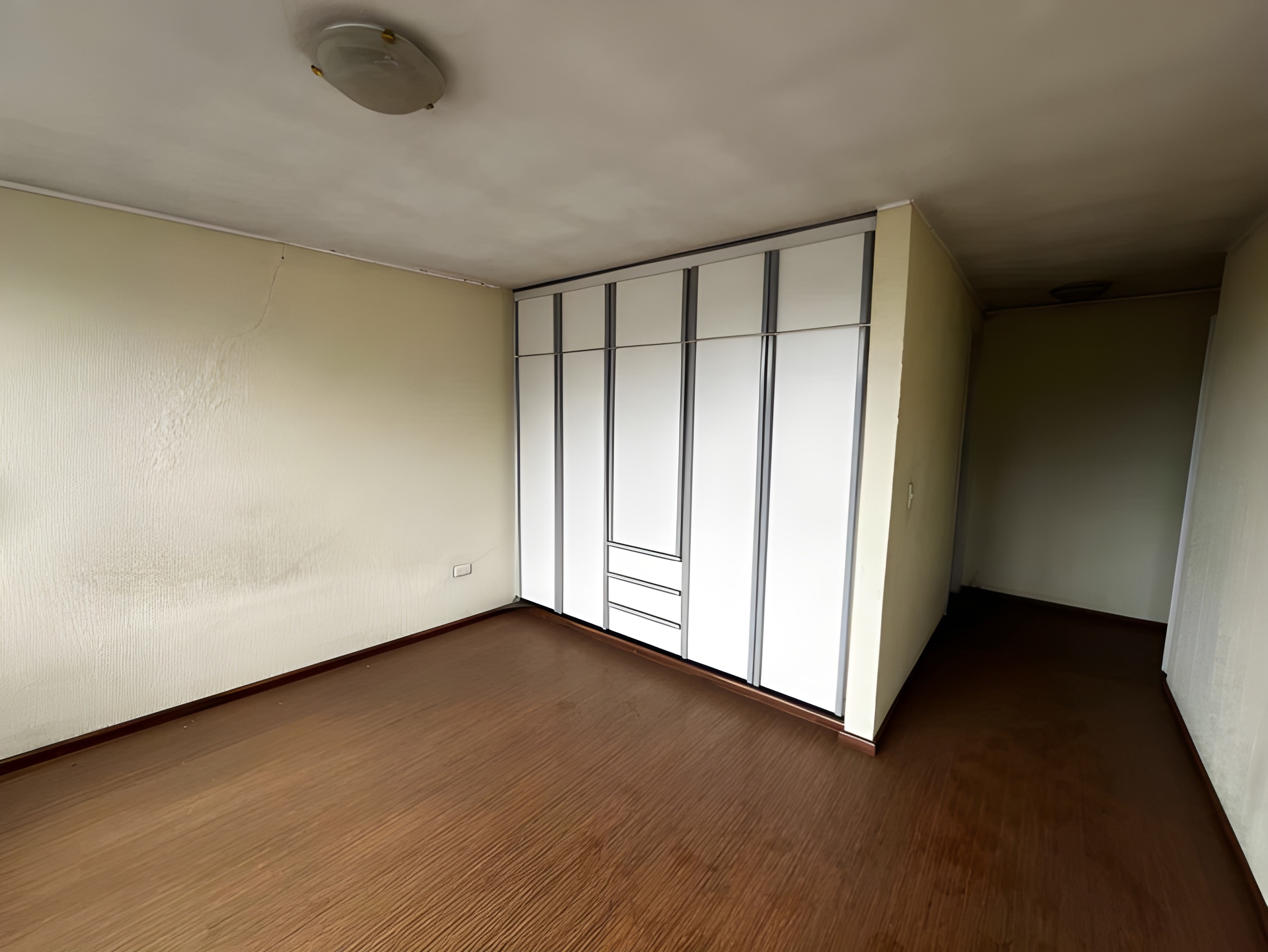 Departamento con parqueadero - Quito