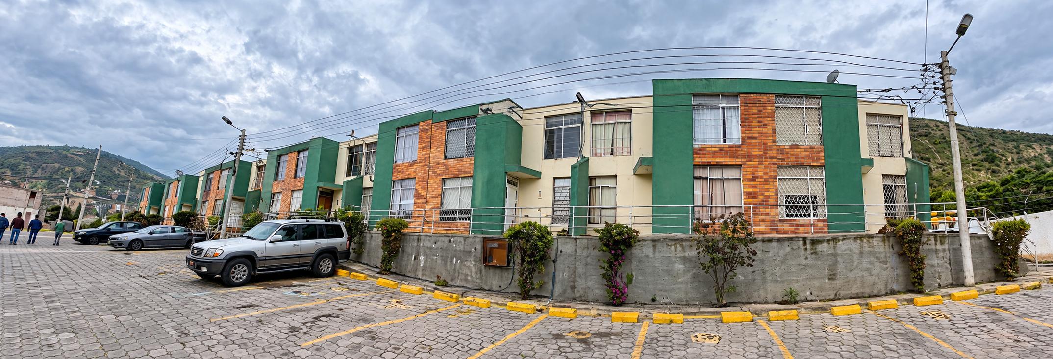 Casa en conjunto Supirrosa - Quito