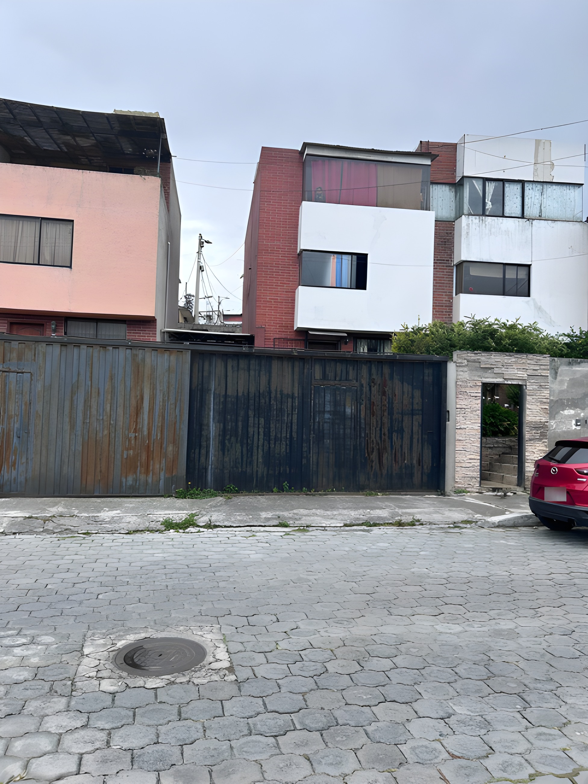 Casa con parqueadero en Cotocollao, Quito