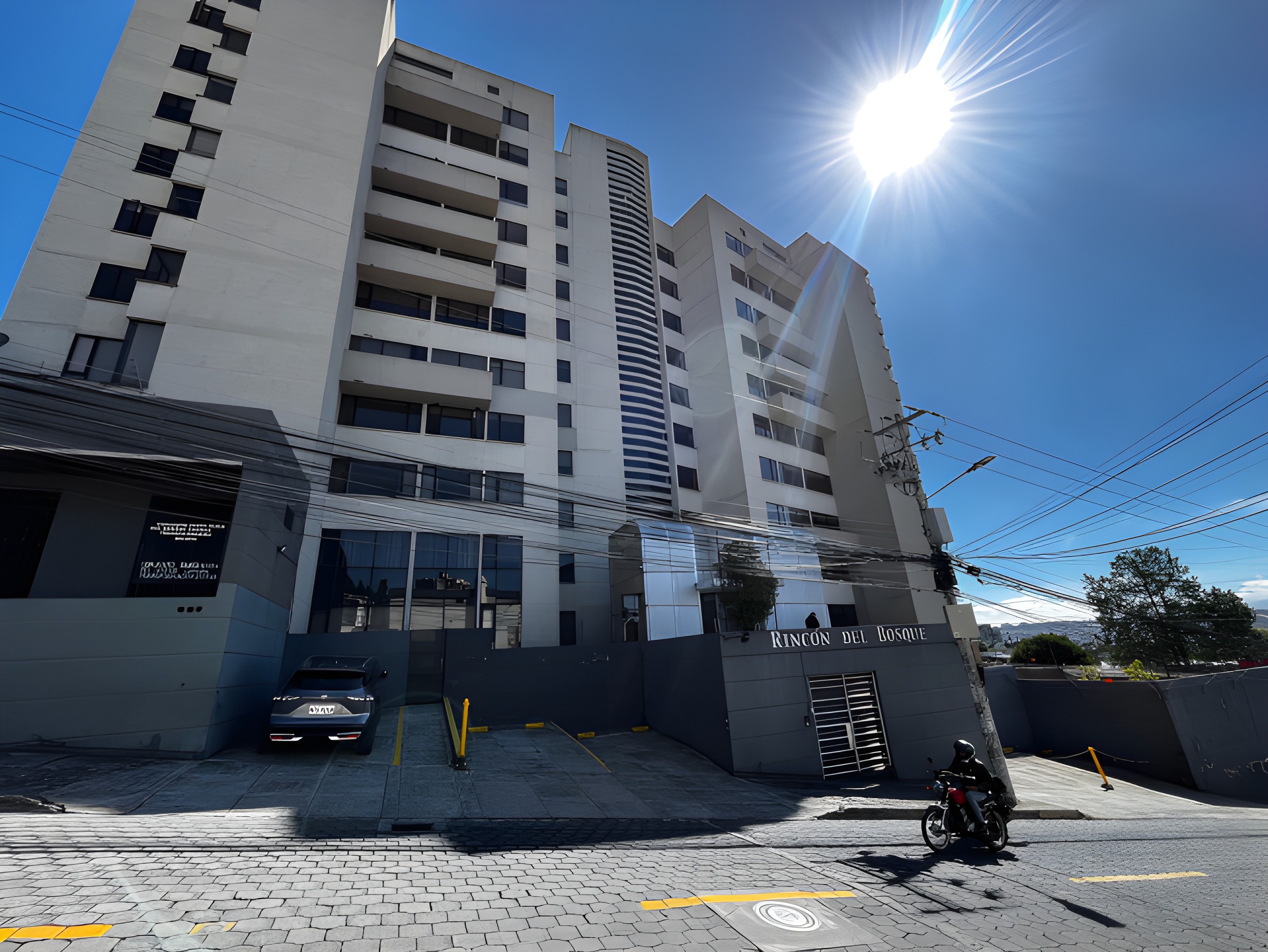Departamento con parqueadero - Quito