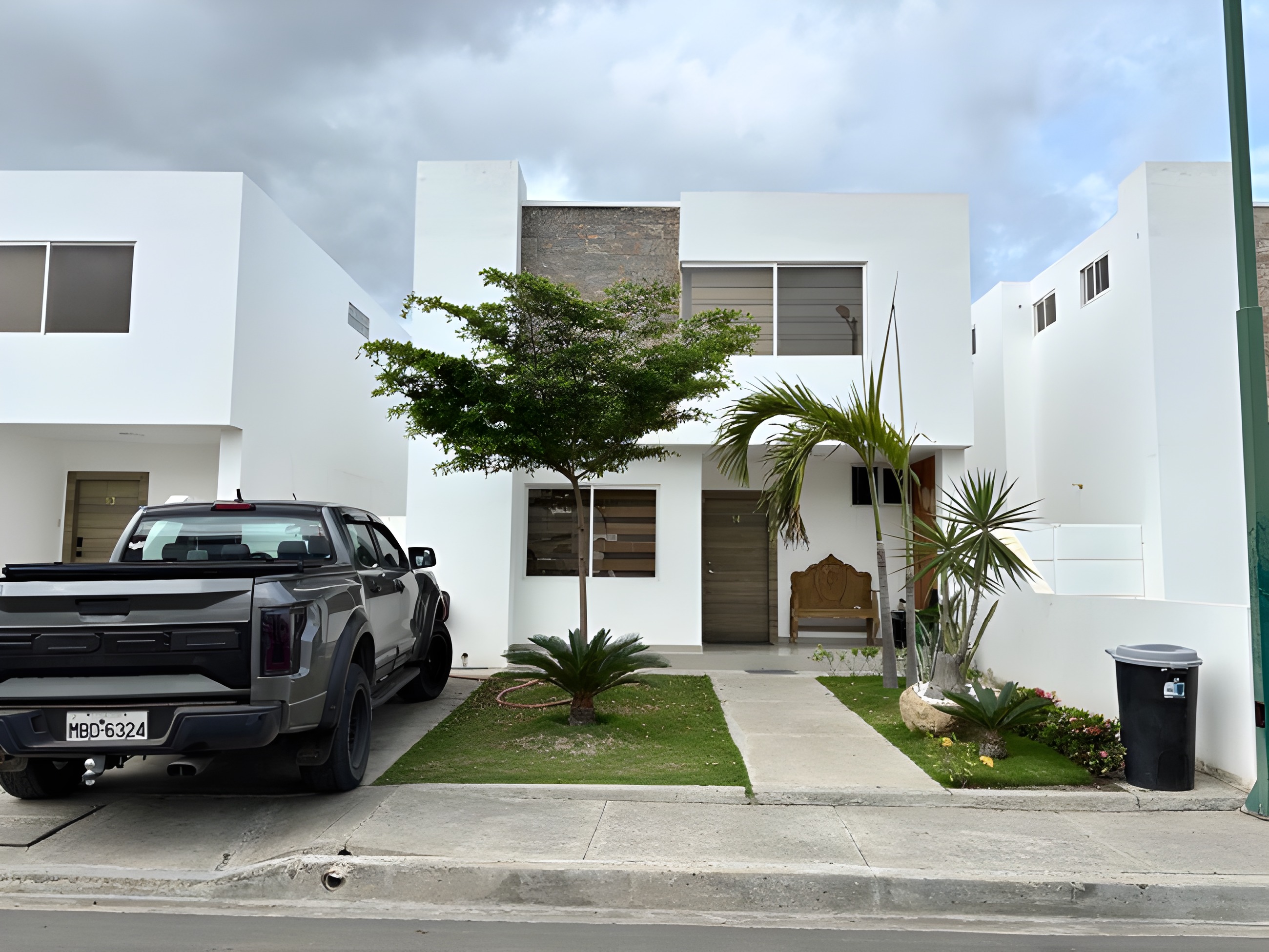 Casa en Urbanización Luxor - Manta