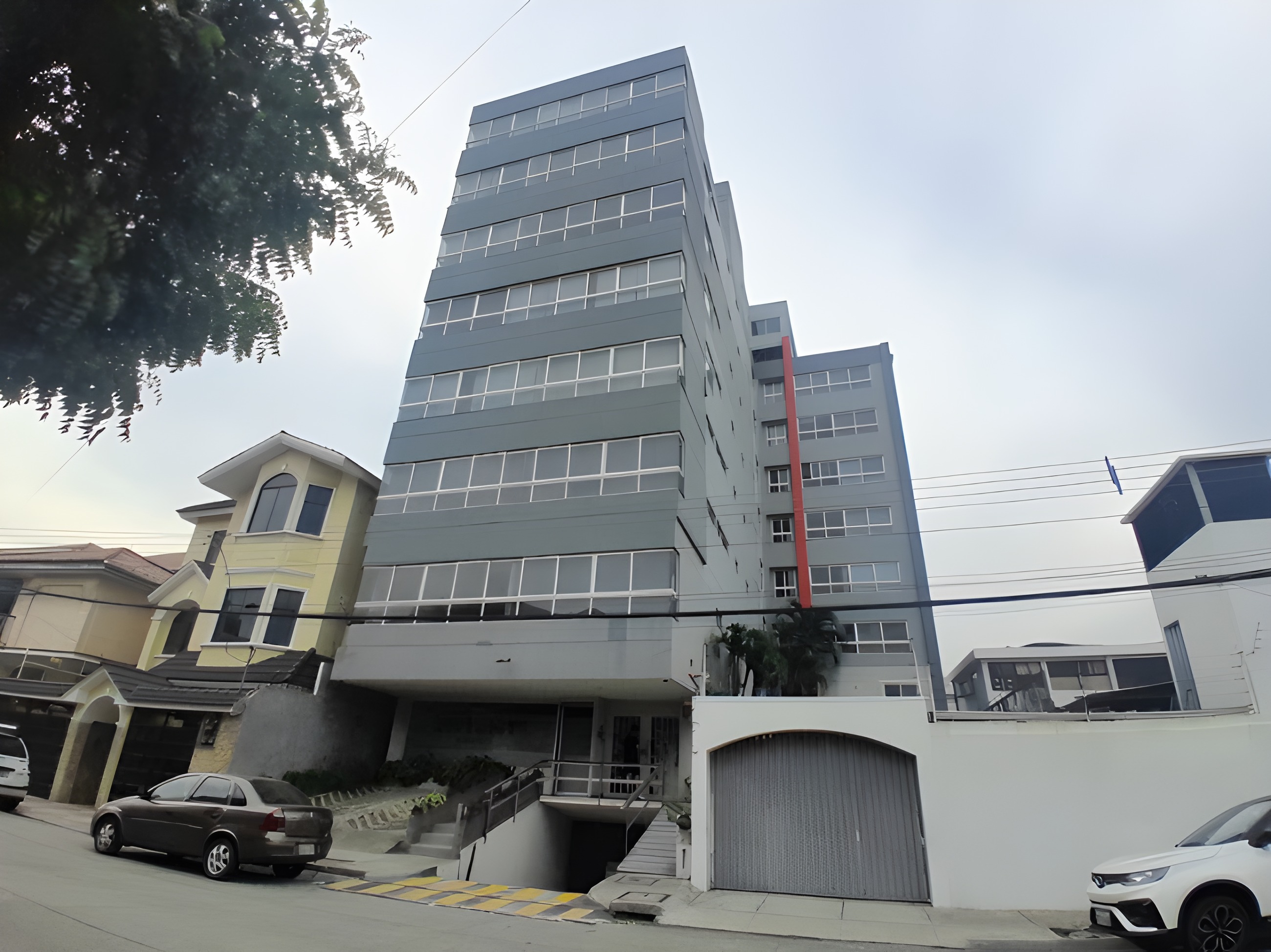 Departamento con parqueo - Kennedy Norte, Guayaquil