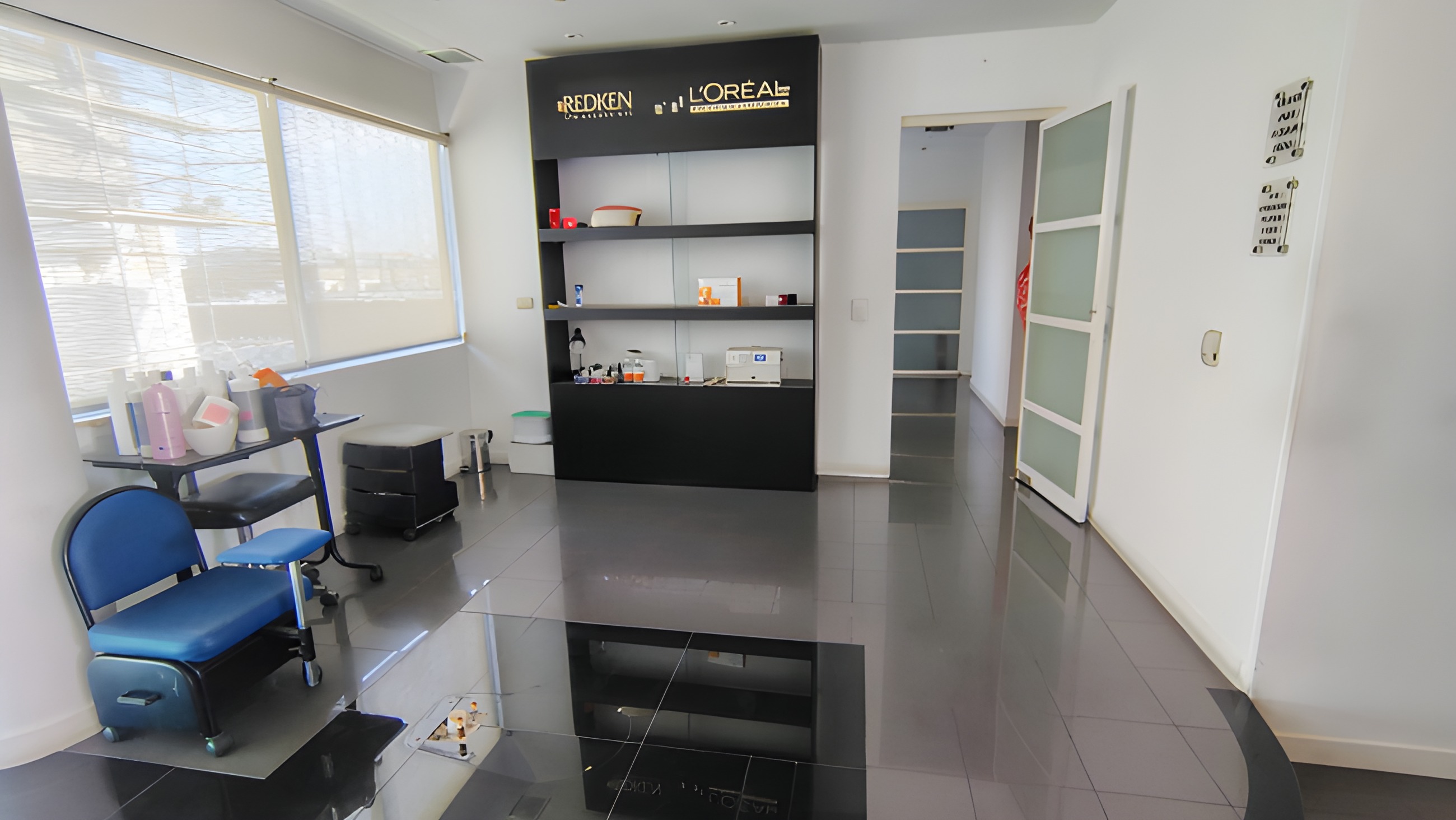 Oficina en Centro Comercial - Samborondón