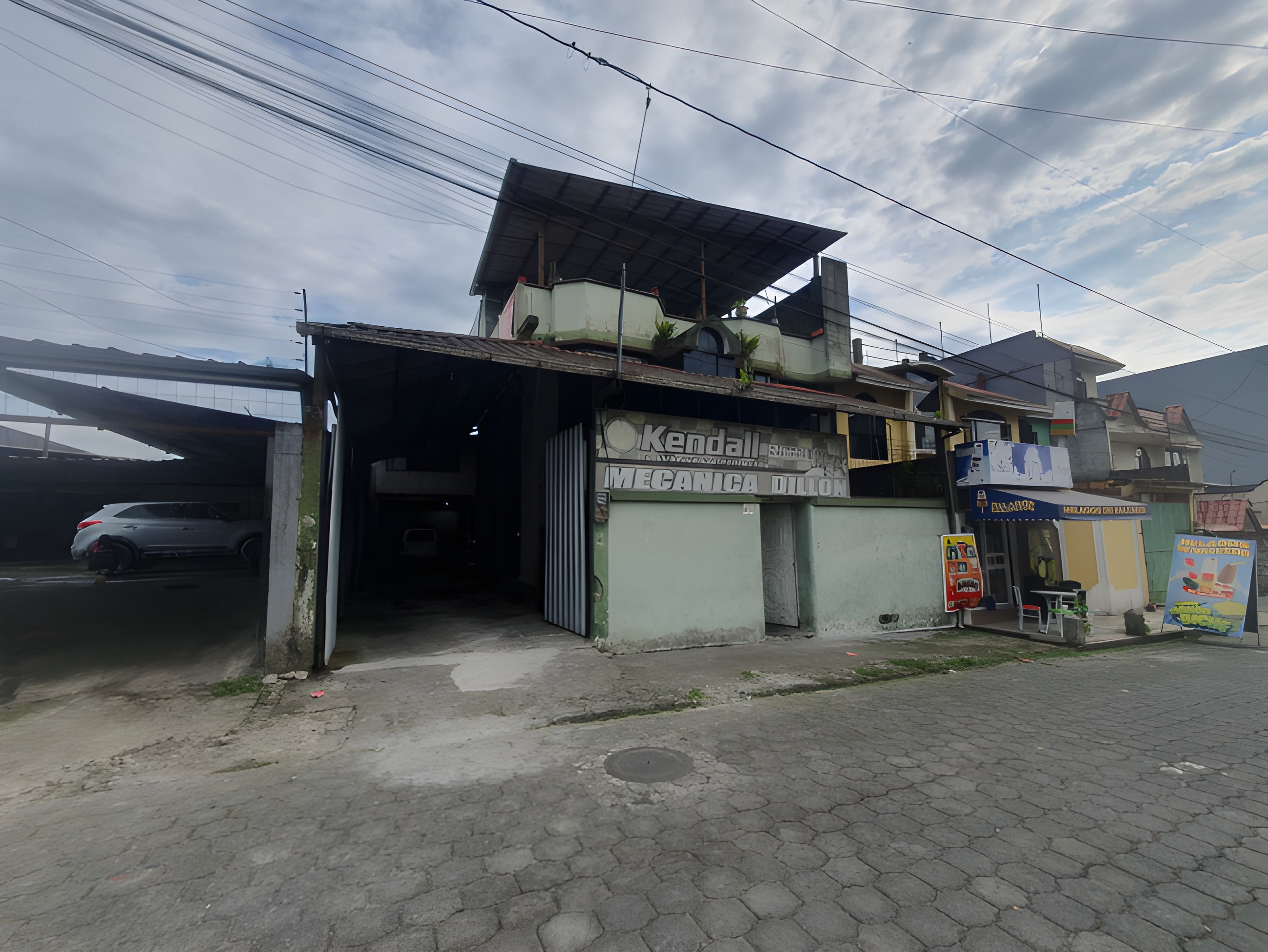 Casa con taller en Santo Domingo