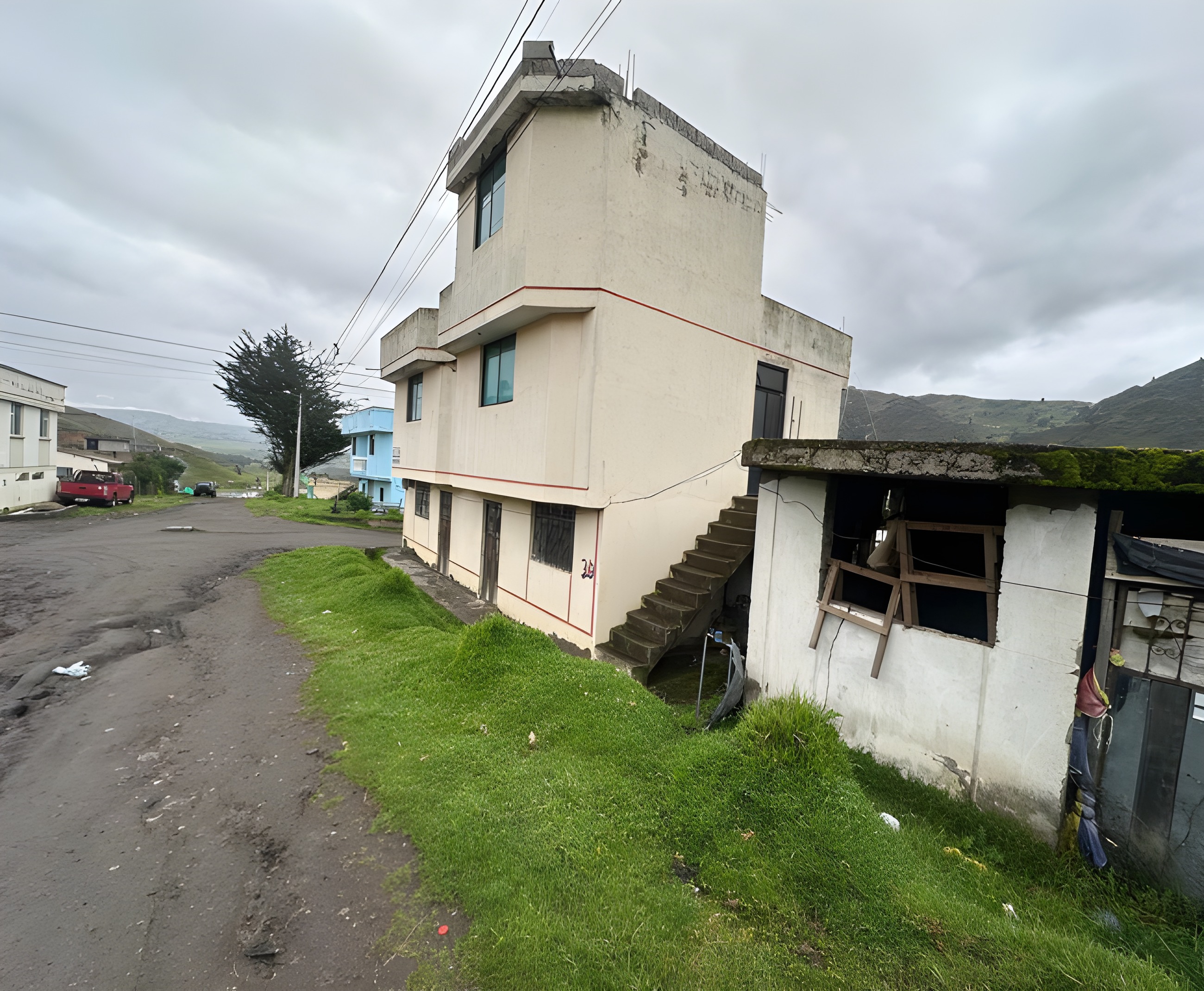 Casa en Zumbahua con dos edificaciones - Cotopaxi