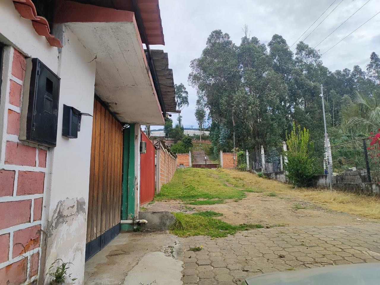 Casa y terreno en Amaguaña - Quito