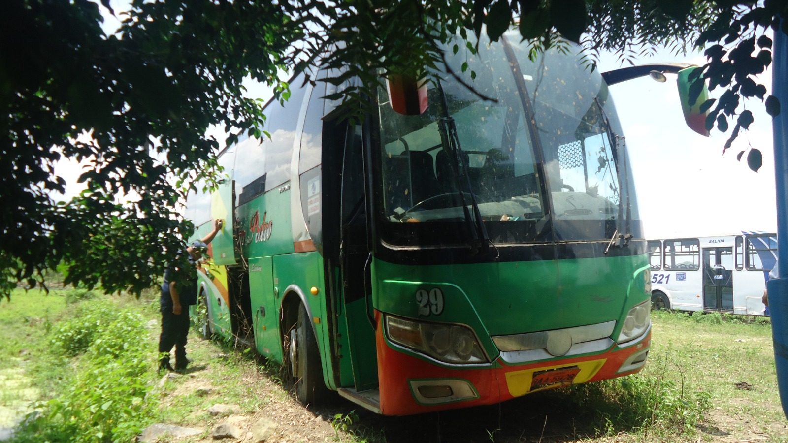 Bus Yutong en Nobol - Guayas