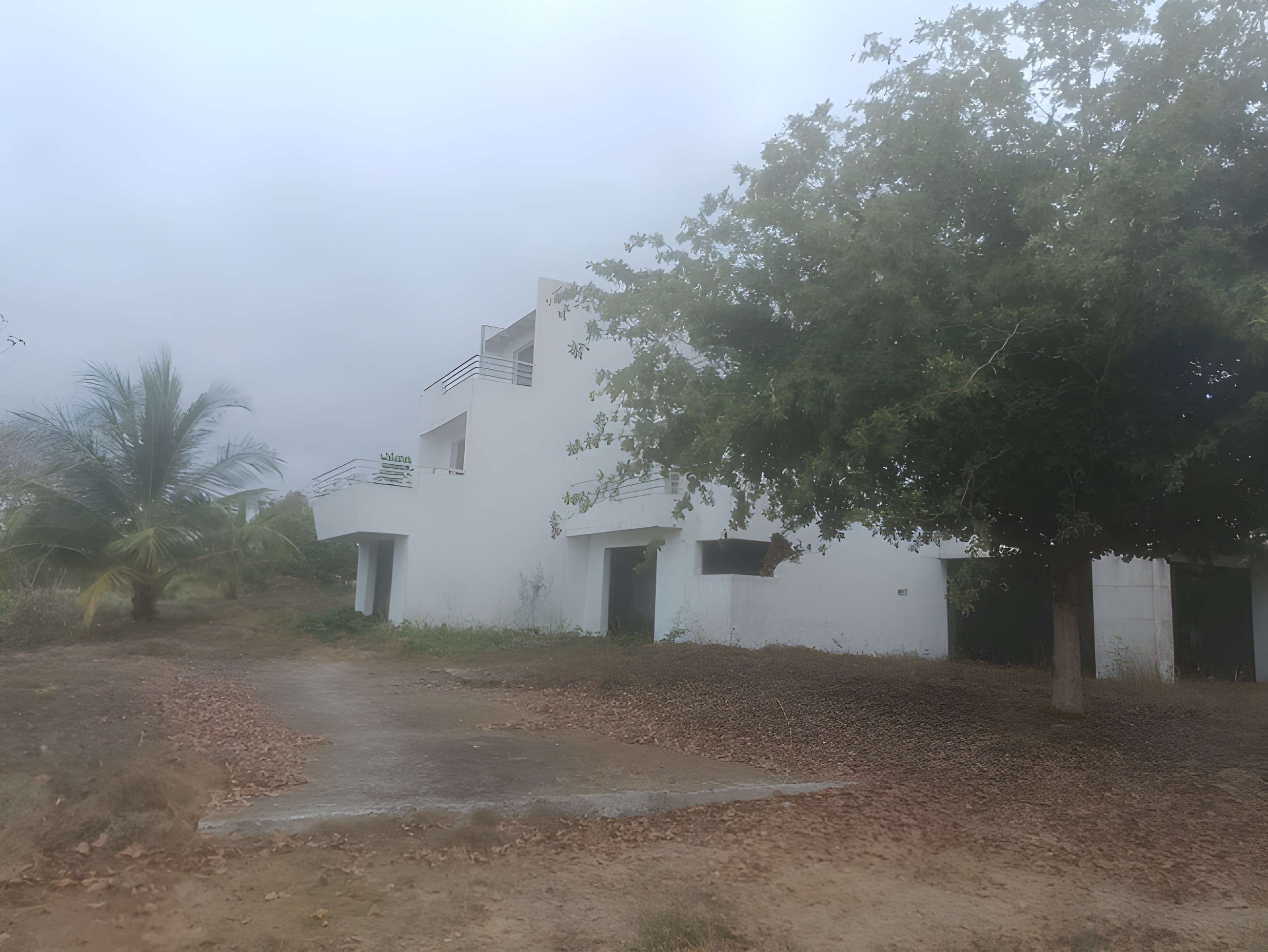 Complejo turístico en Playa Escondida - Muisne