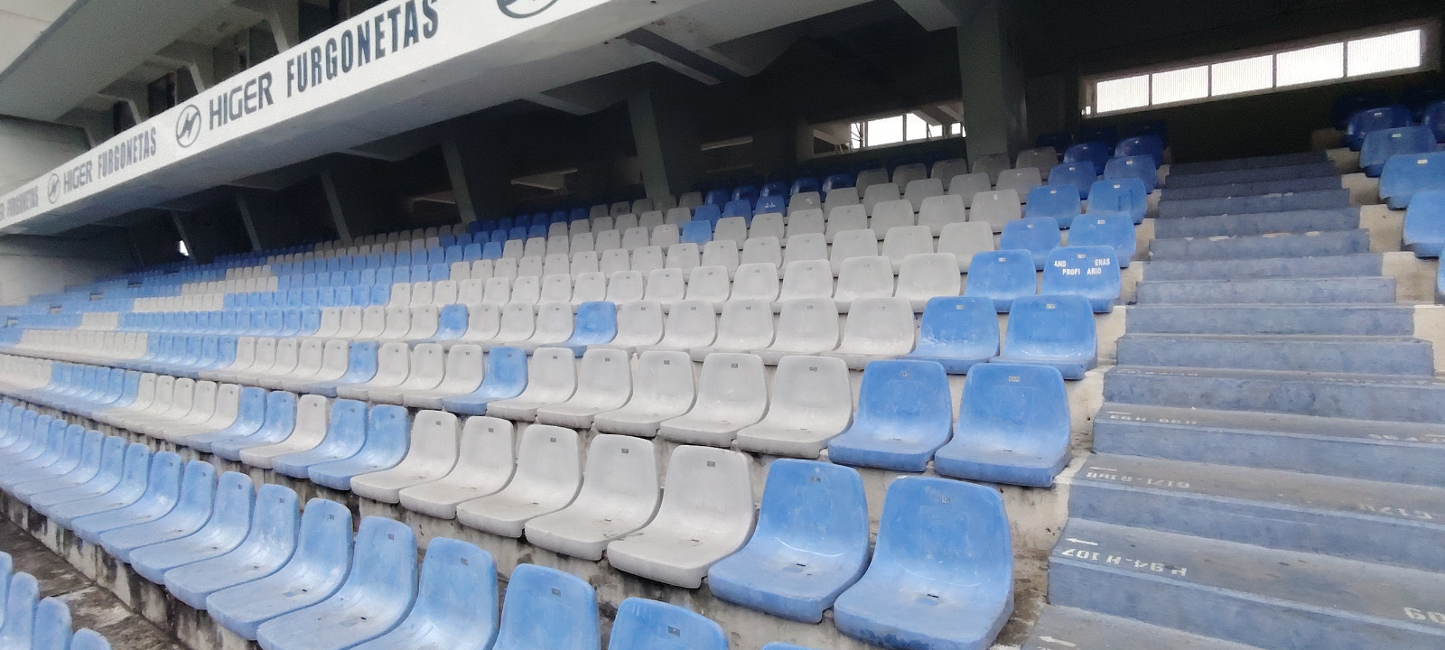 Palco en estadio Capwell - Guayaquil