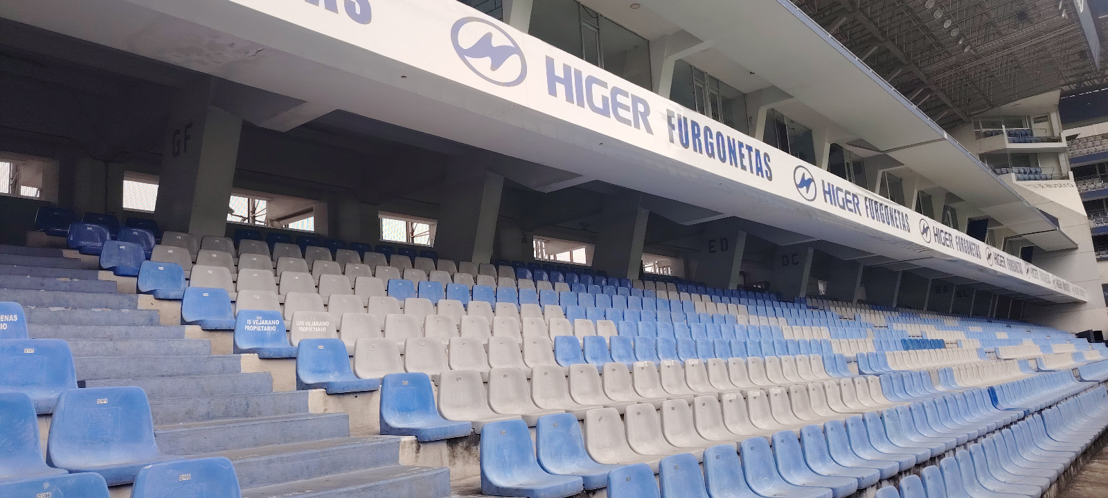 Palco en estadio Capwell - Guayaquil