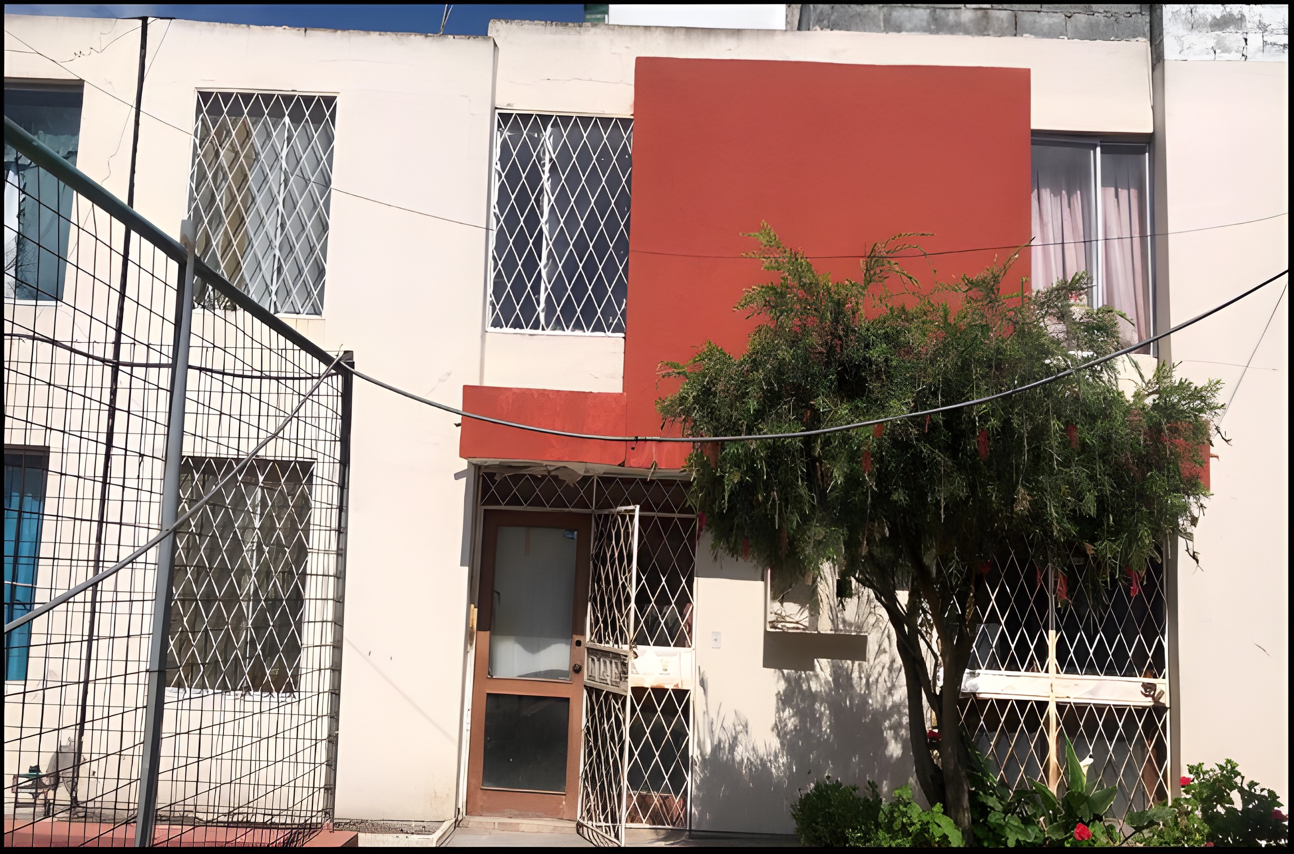 VIVIENDA número TREINTA Y CUATRO, alícuota parcial 1.020, terraza alícuota parcial 0.068, patio de servicio TREINTA Y CU