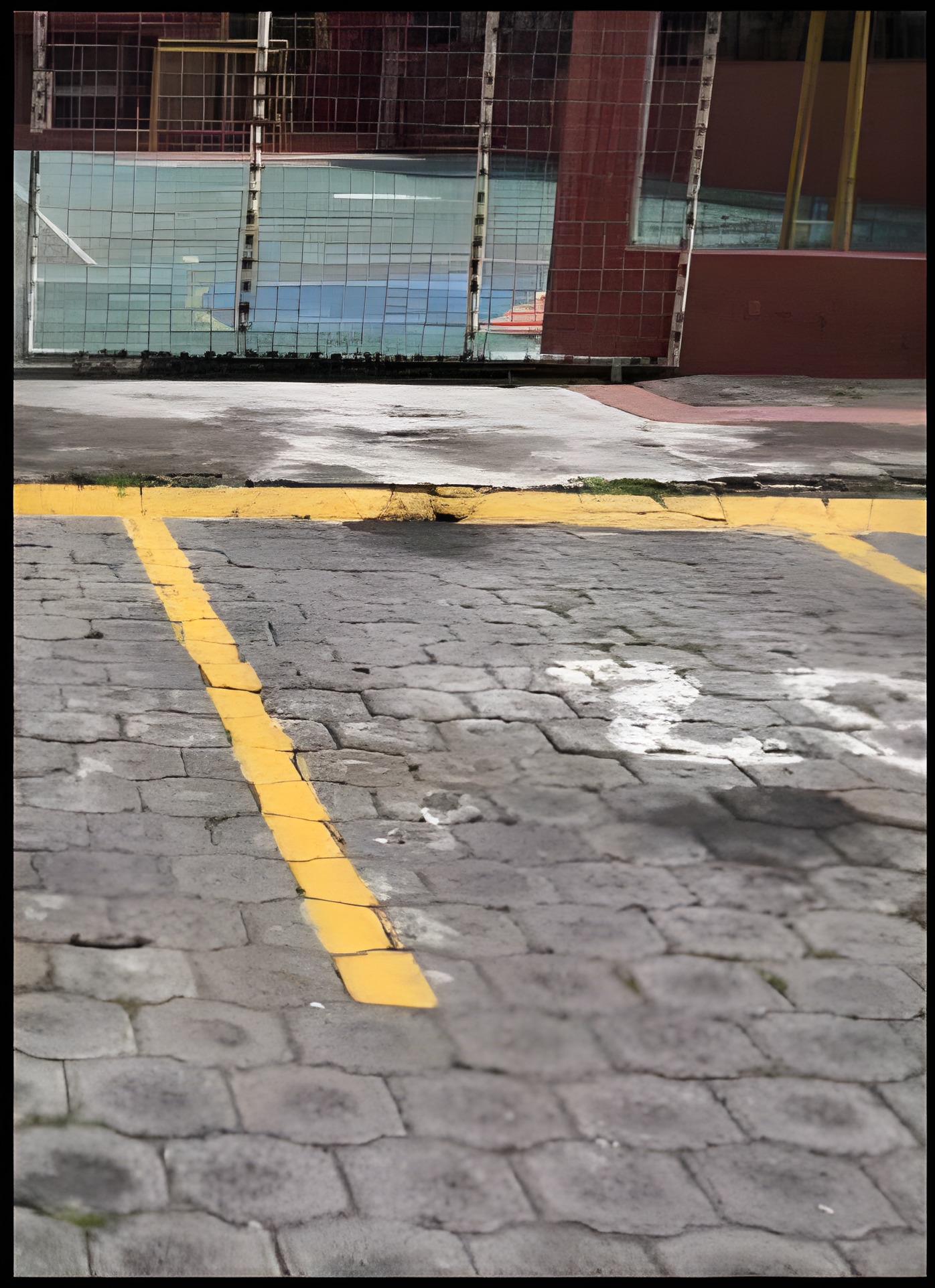 VIVIENDA número TREINTA Y CUATRO, alícuota parcial 1.020, terraza alícuota parcial 0.068, patio de servicio TREINTA Y CU