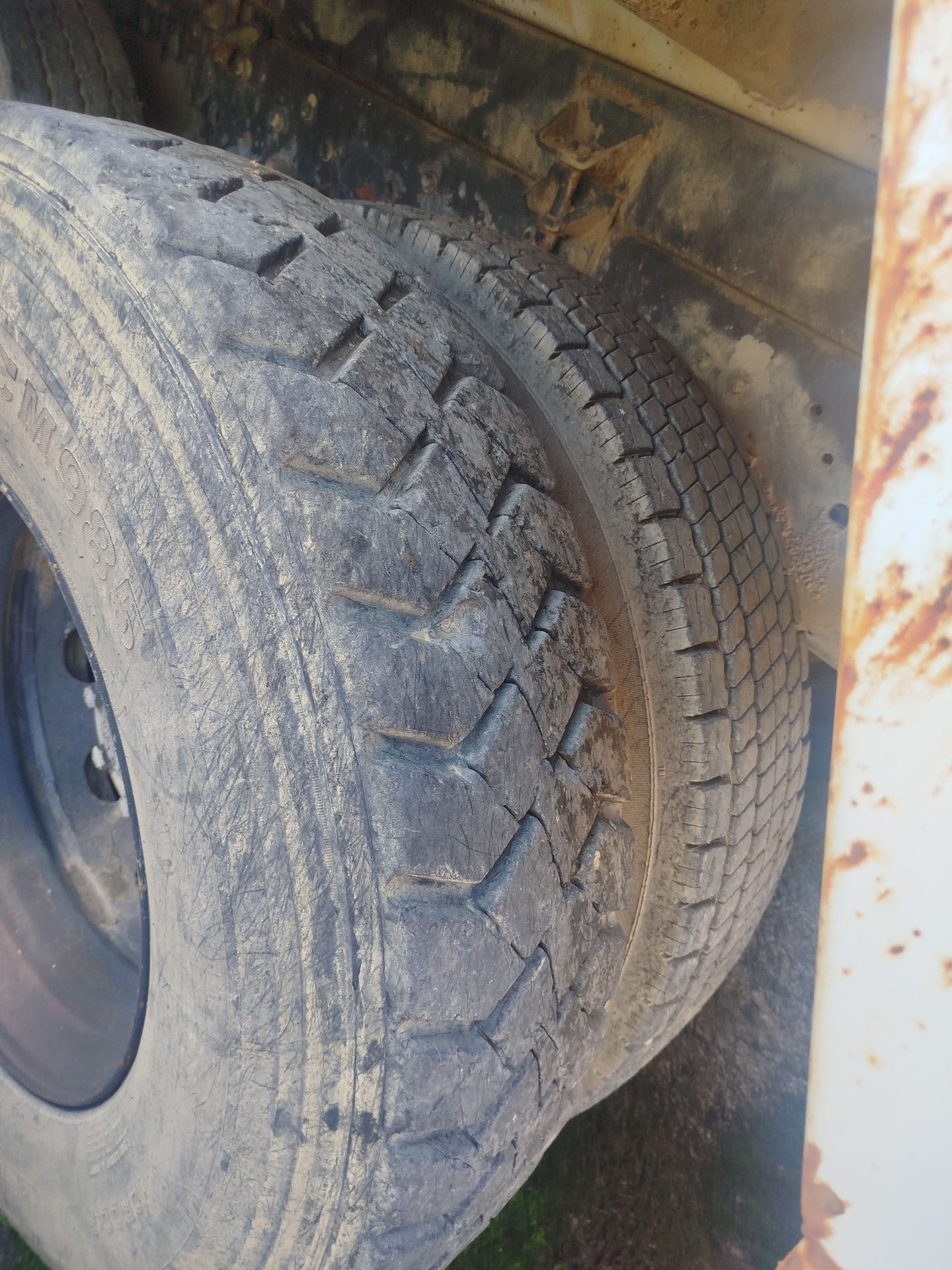Hyundai hd270c cab ac 12.9 2p 6x4 2014 · No Funcional