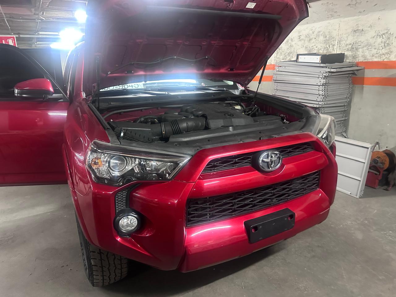 Toyota 4runner 4.0 5p 4x4 ta 3ra fila 2014 · Buen estado