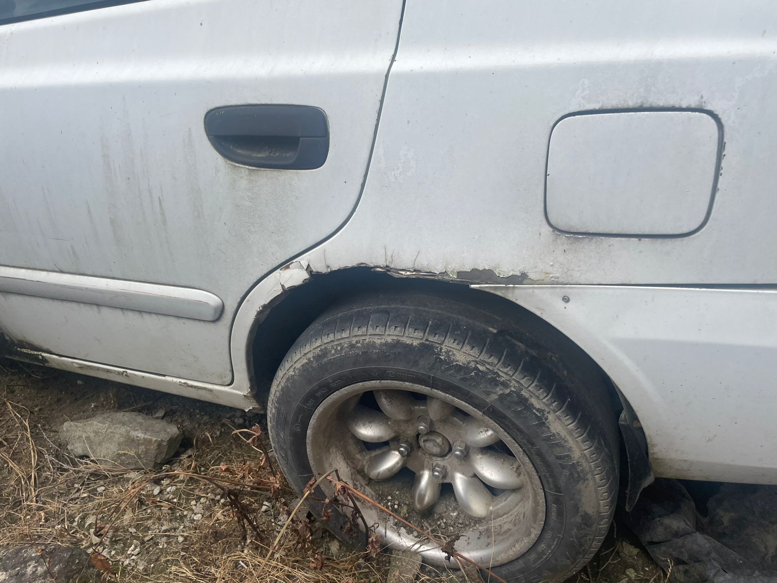 Hyundai accent 4dr 1.6 2005 · Mal estado