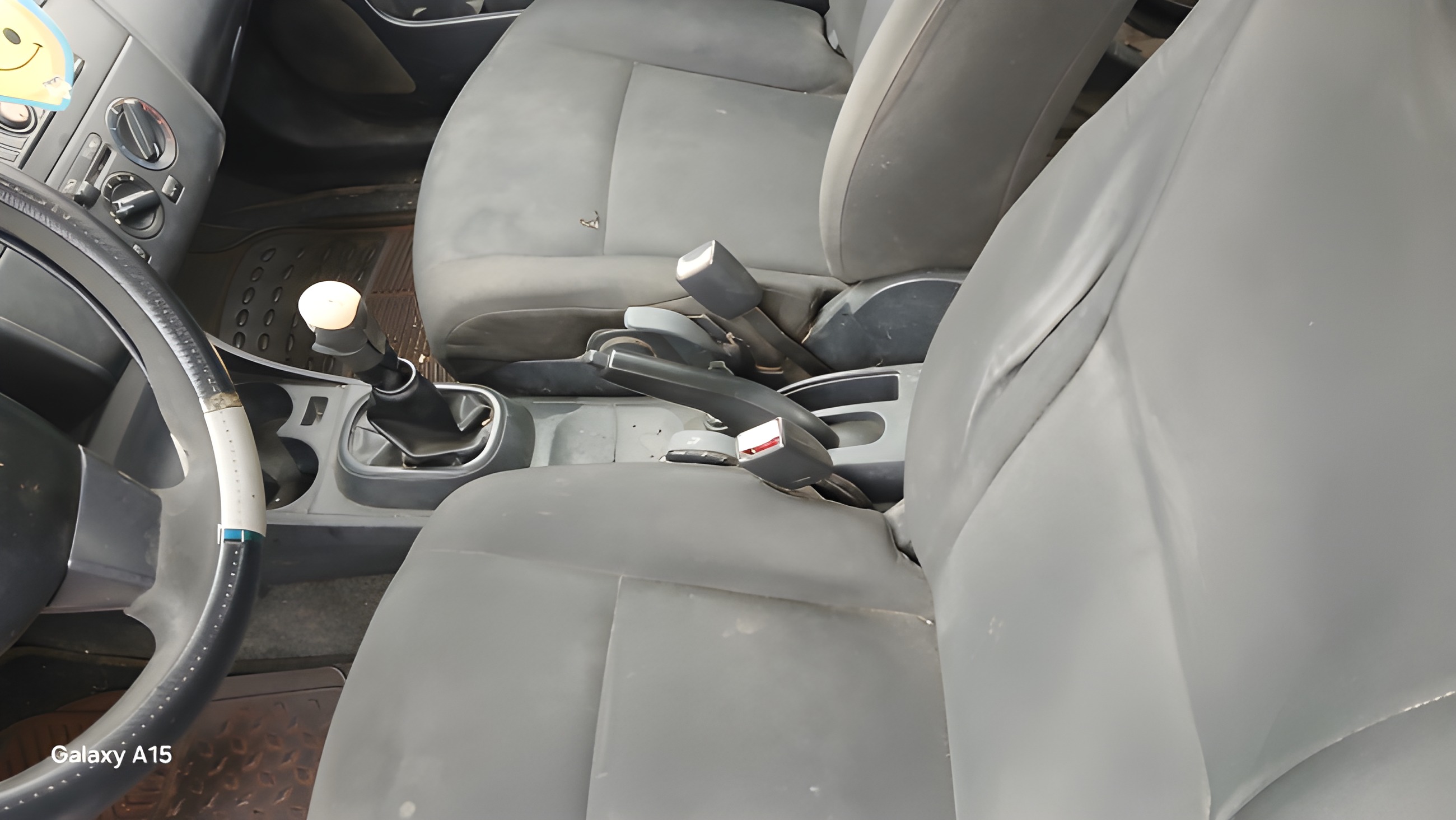 Nissan Tiida Entry AC 1.6 4P 4x2 TM 2014