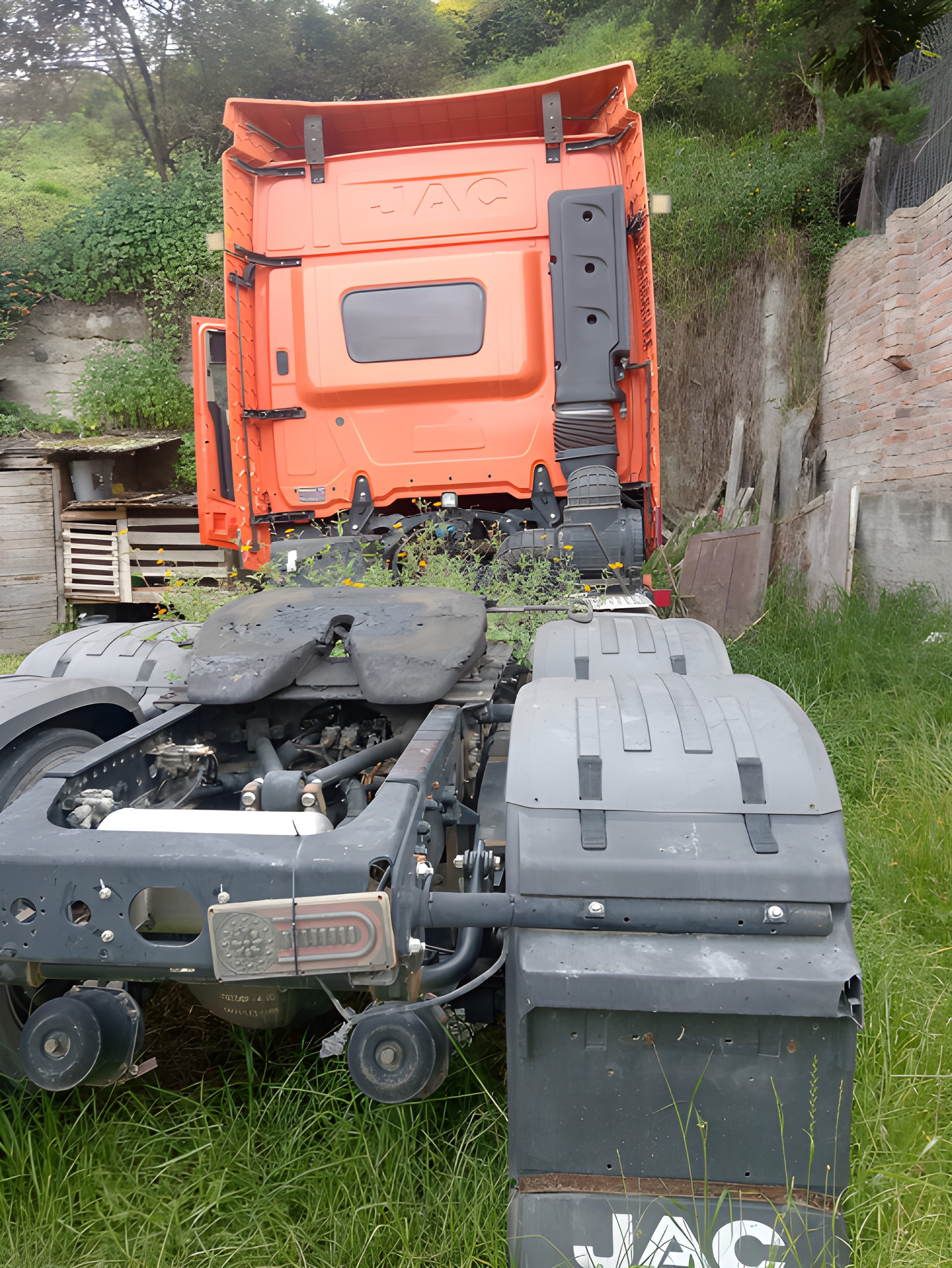 JAC 6x4 2022 - Loja