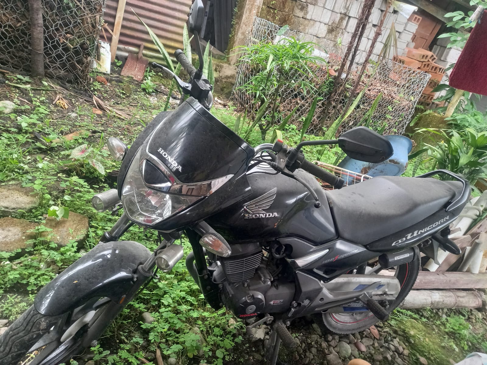 Honda CB150 Unicorn 2017 - Tena