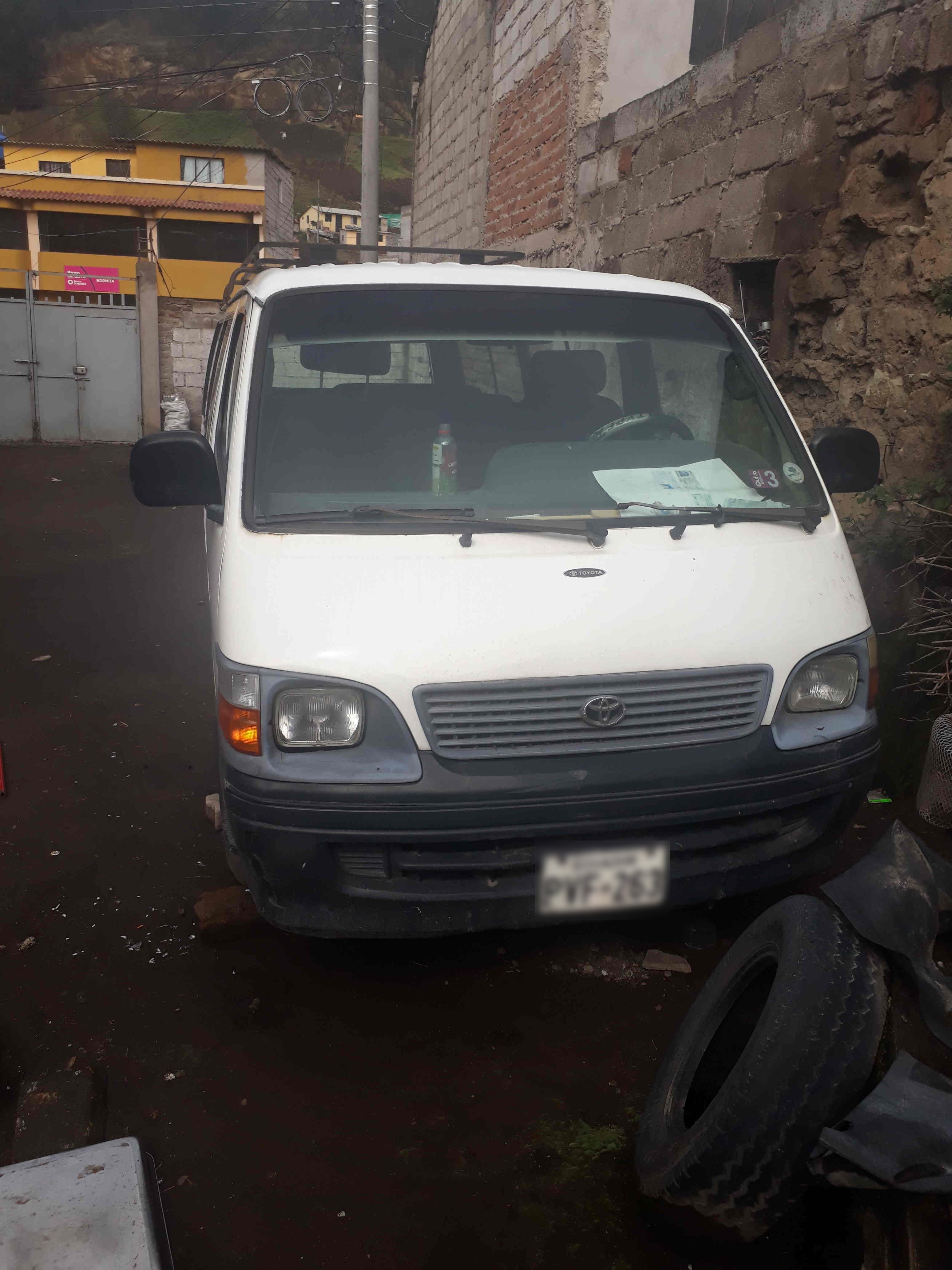 Toyota Hiace 1999 - Colta